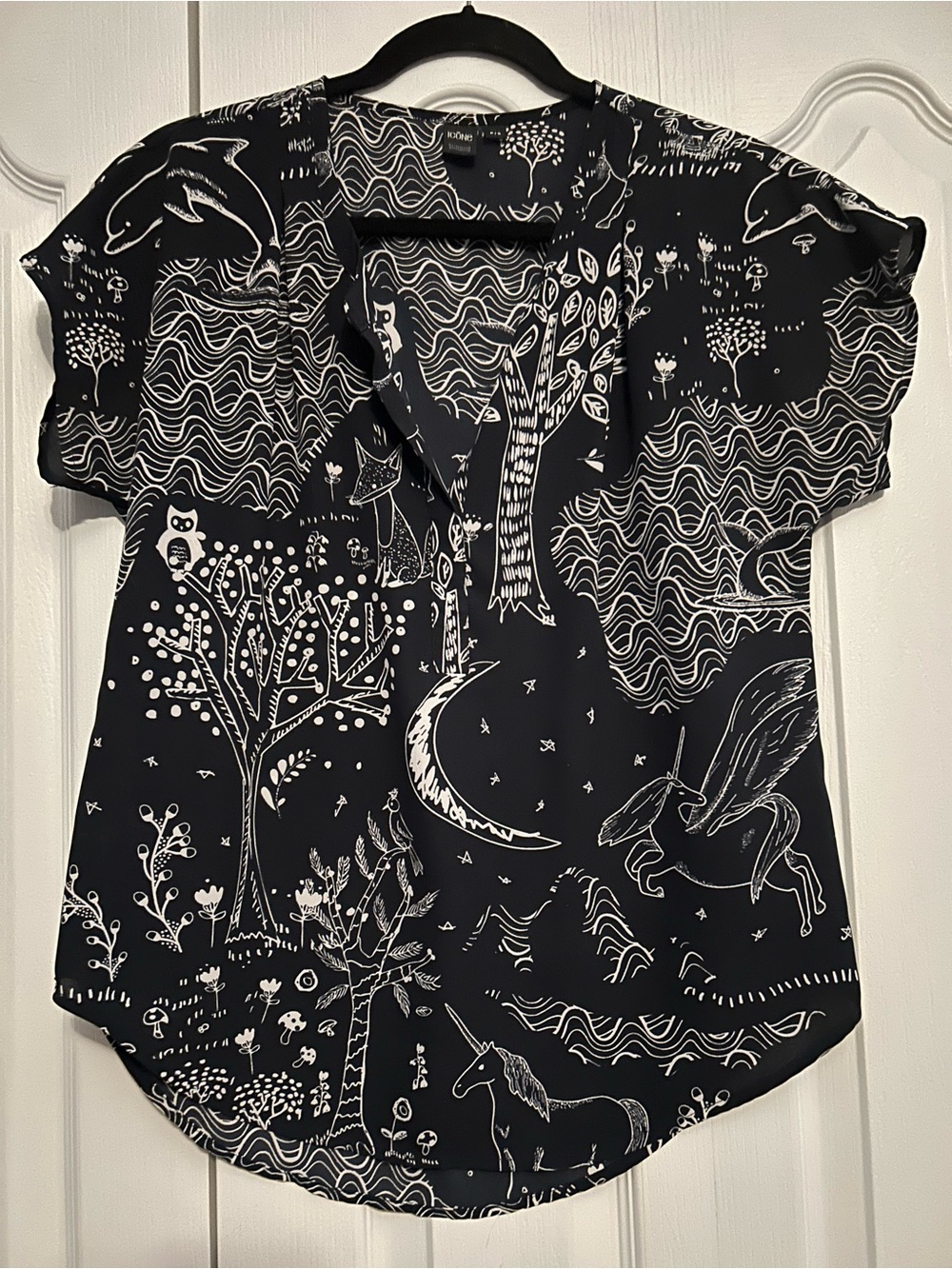 Navy & White Printed Short-Sleeve V-Neck Blouse novelty print